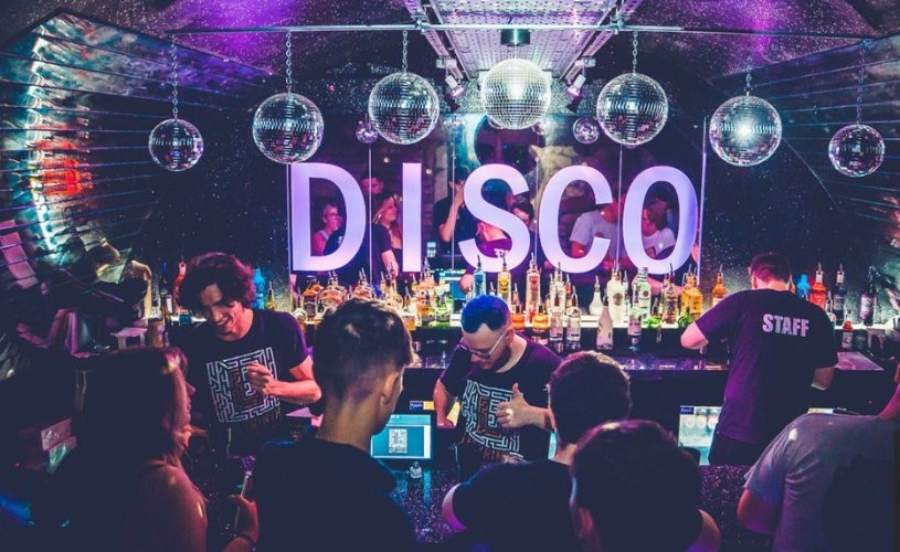 Labyrinth disco dancefloor